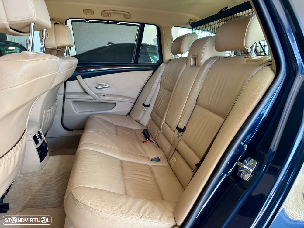 BMW 520 dA Touring Executive - 22