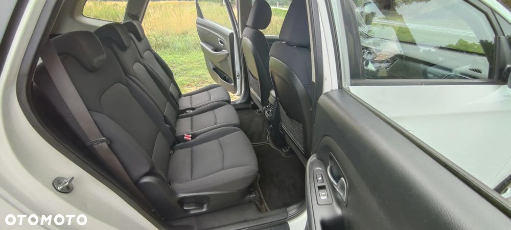 Kia Carens 1.7 CRDi L - 7