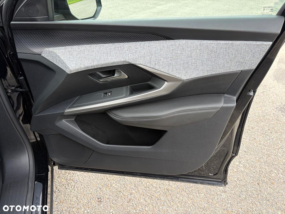 Peugeot E-5008 73kWh GT Exclusive - 19