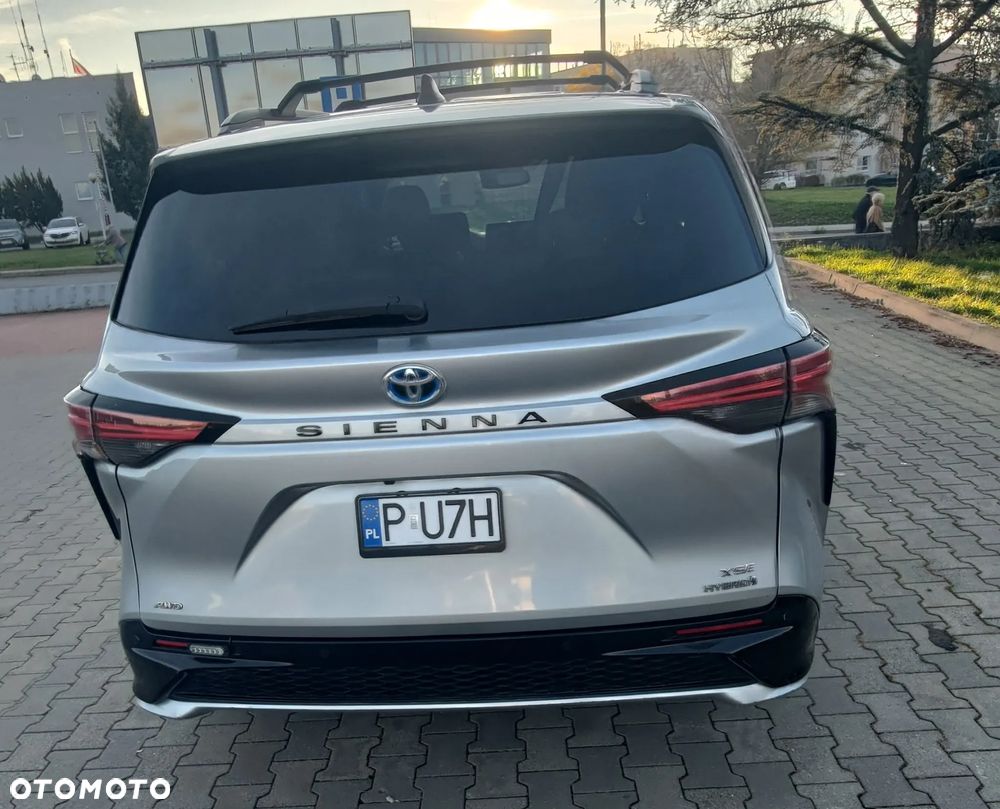Toyota Sienna - 10