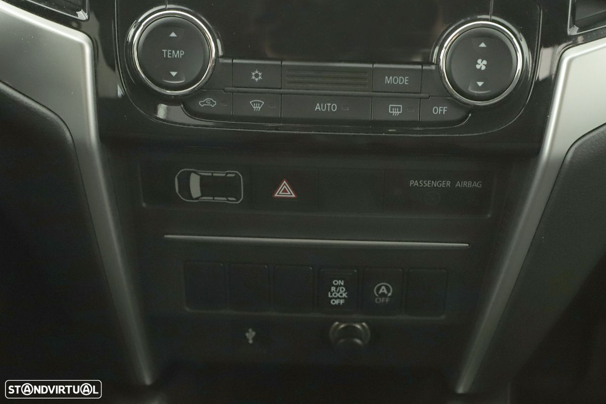 Mitsubishi l200 ver-2-3-di--d-strakar-club-intense-4wd - 12