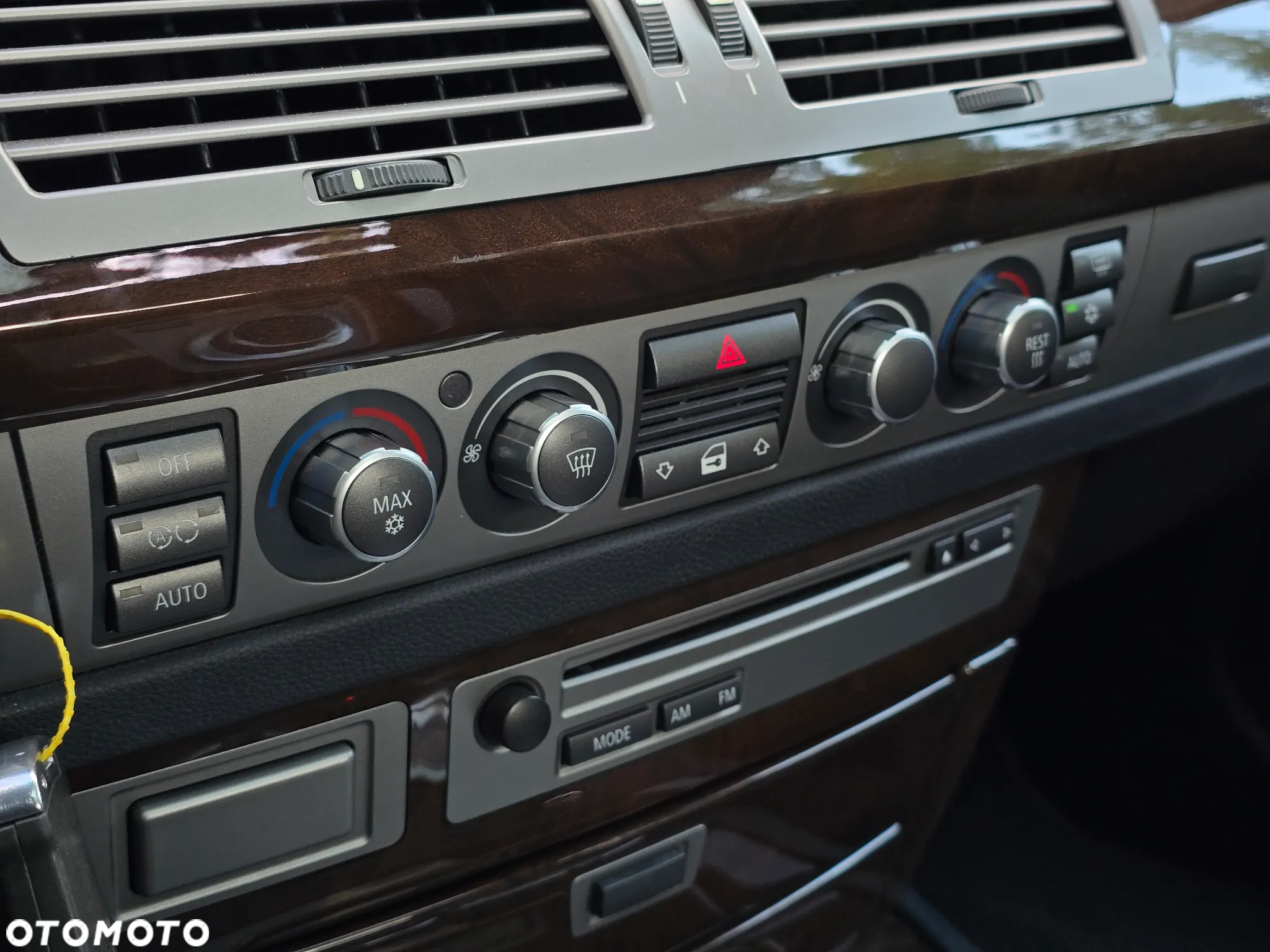 BMW Seria 7 750i - 27