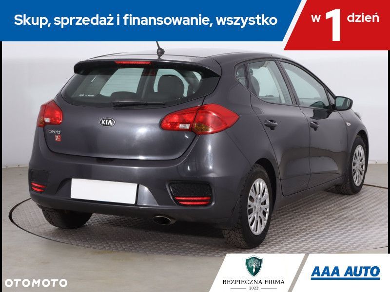 Kia Ceed - 7