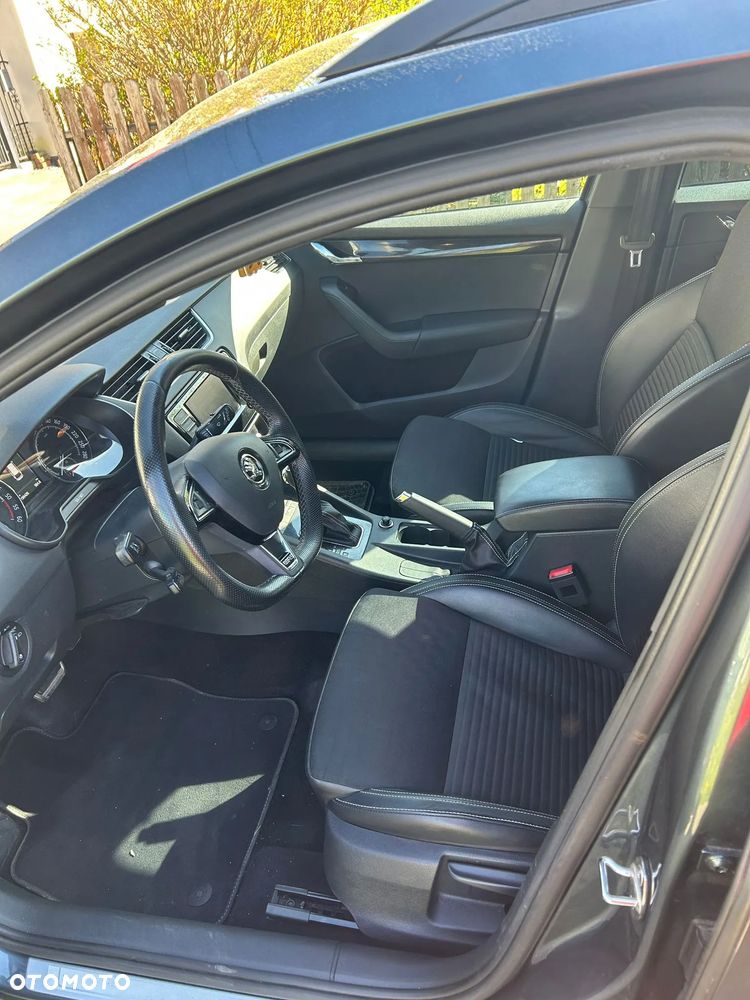 Skoda Octavia 2.0 TDI 4x4 DSG RS - 10