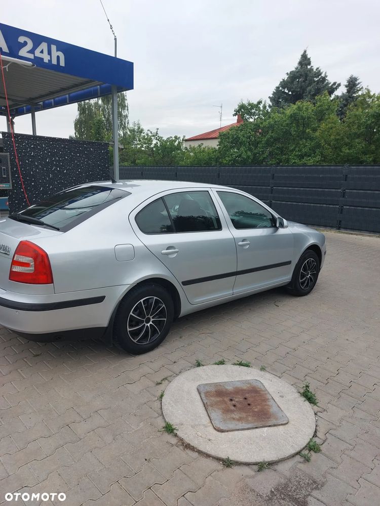 Skoda Octavia 1.6 Ambiente - 3
