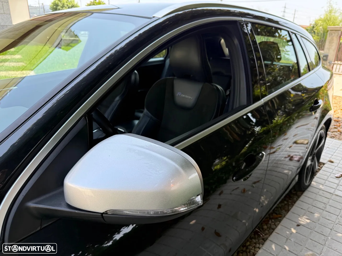 Volvo V60 2.0 D4 R-Design - 25