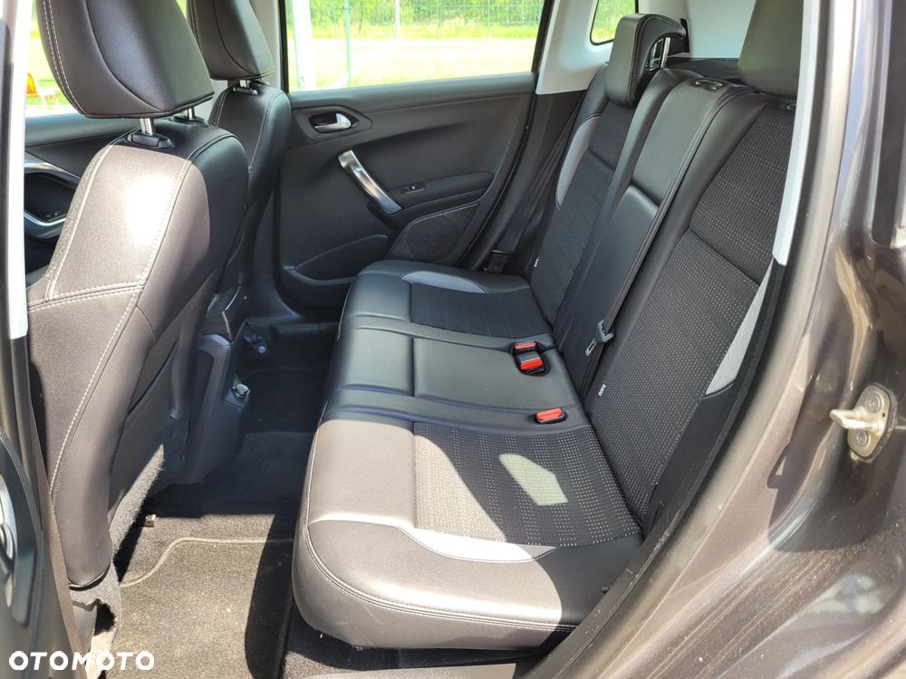 Peugeot 2008 1.6 e-HDi Active S&S - 13