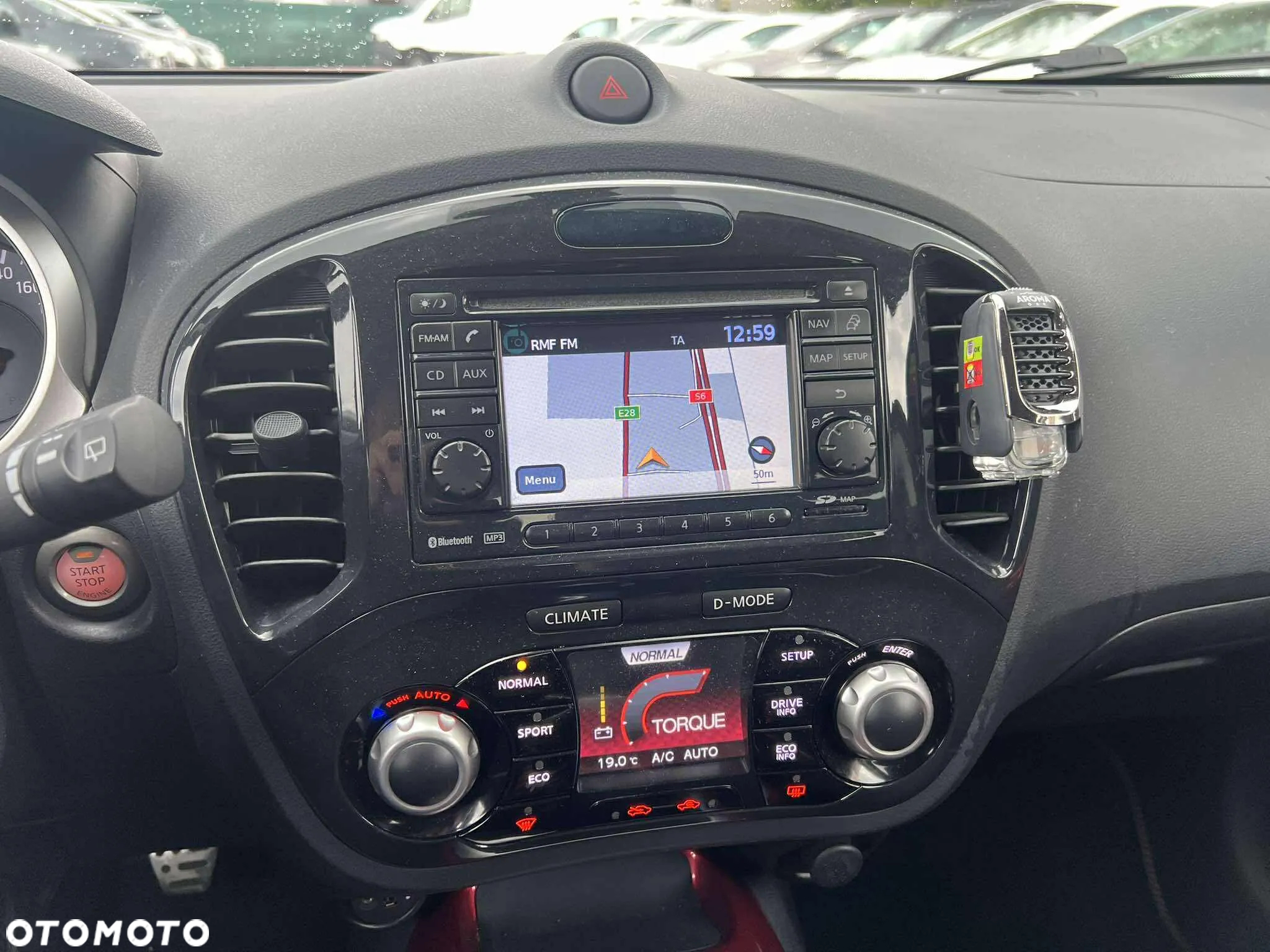 Nissan Juke 1.6 DIG-T Tekna - 16