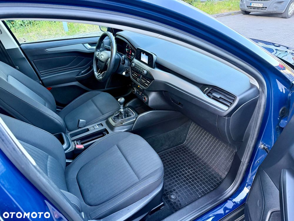 Ford Focus 1.0 EcoBoost Trend Edition - 11