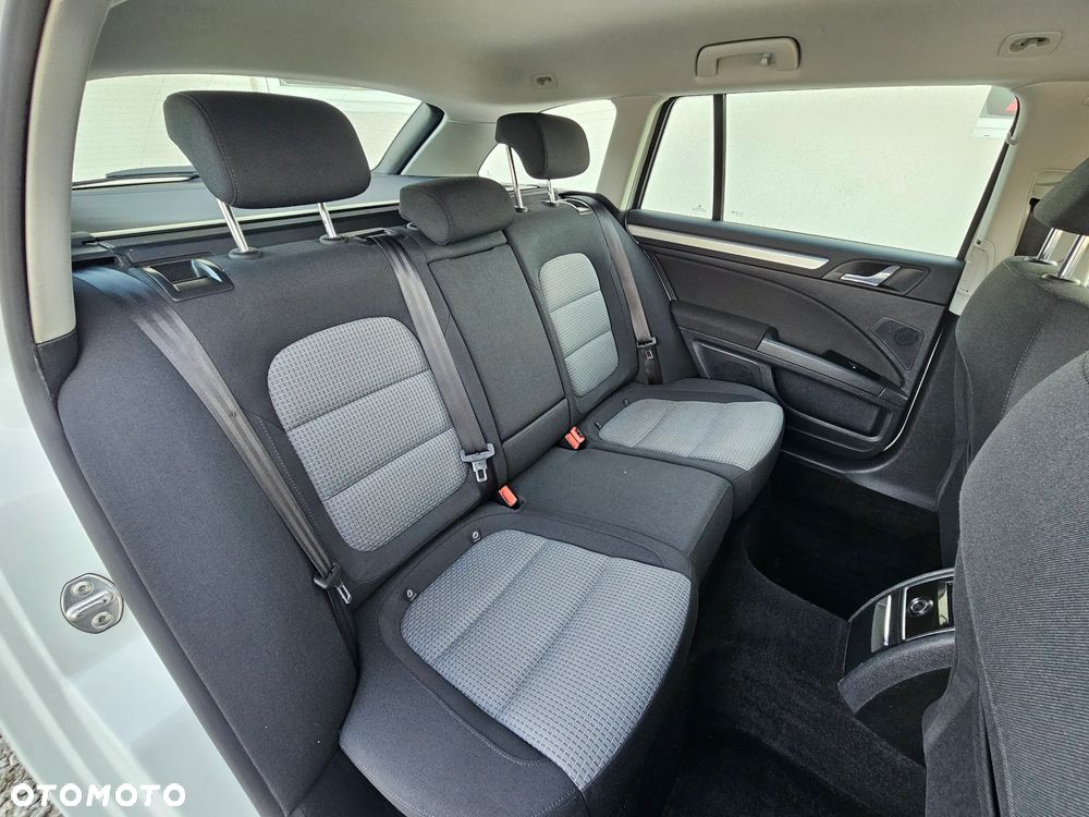 Skoda Superb 1.6 TDI GreenLine - 11