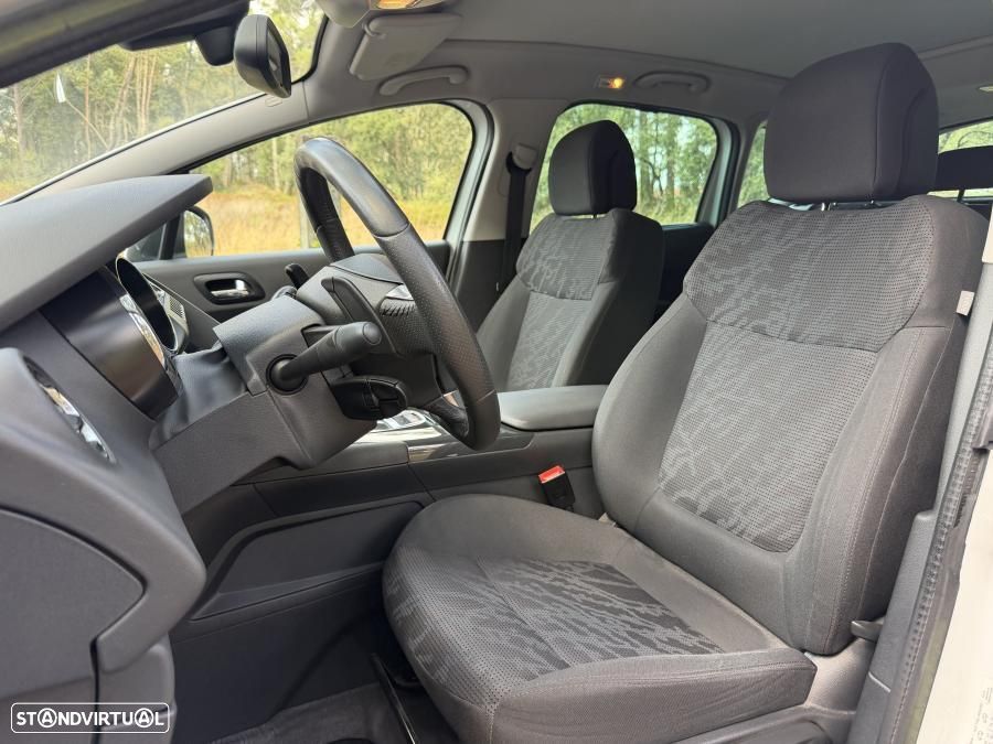 Peugeot 3008 - 13