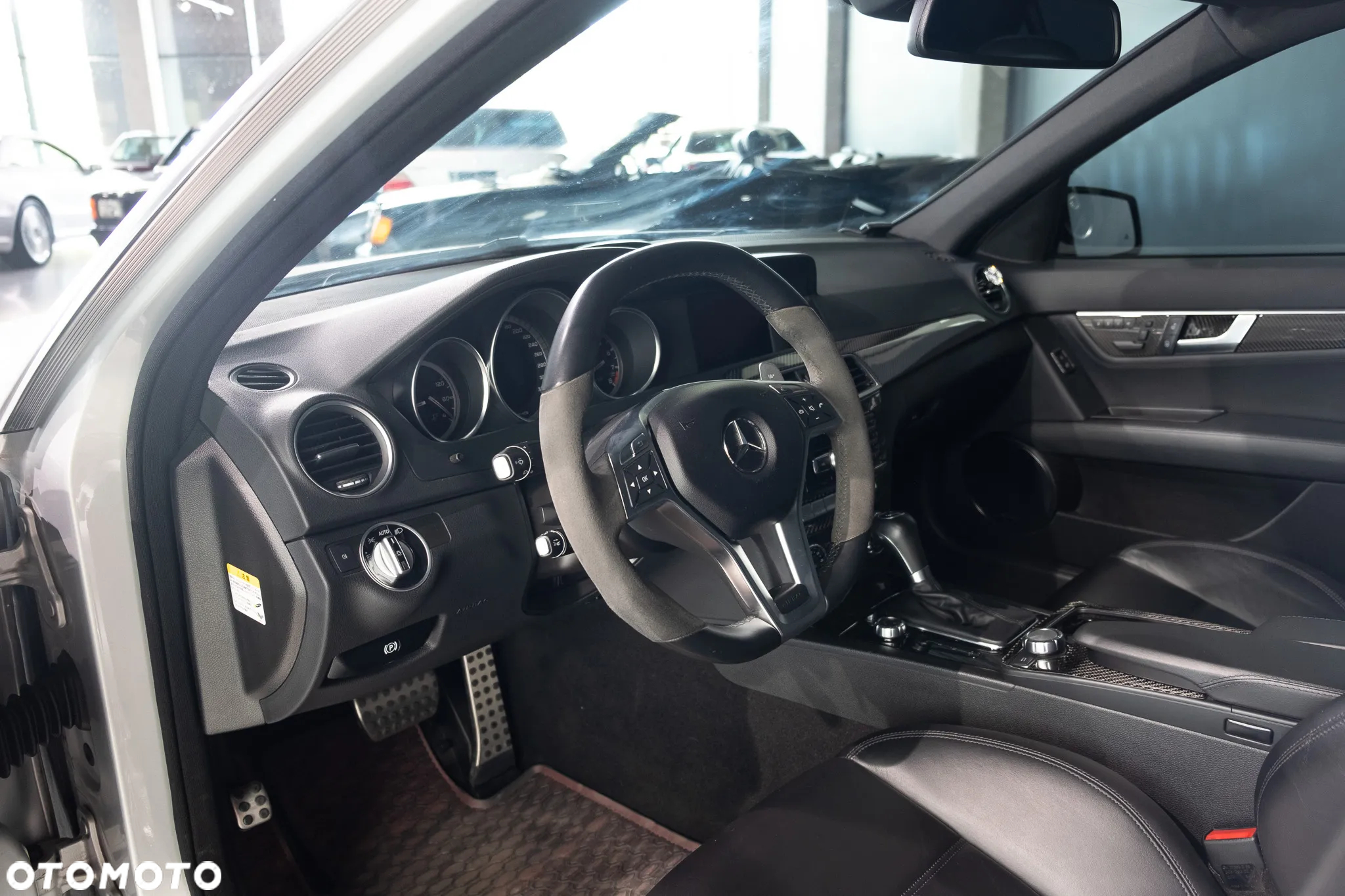 Mercedes-Benz Klasa C 63 AMG AMG SPEEDSHIFT MCT AMG Performance Package - 9