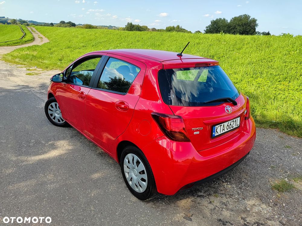 Toyota Yaris 1.0 Premium - 4