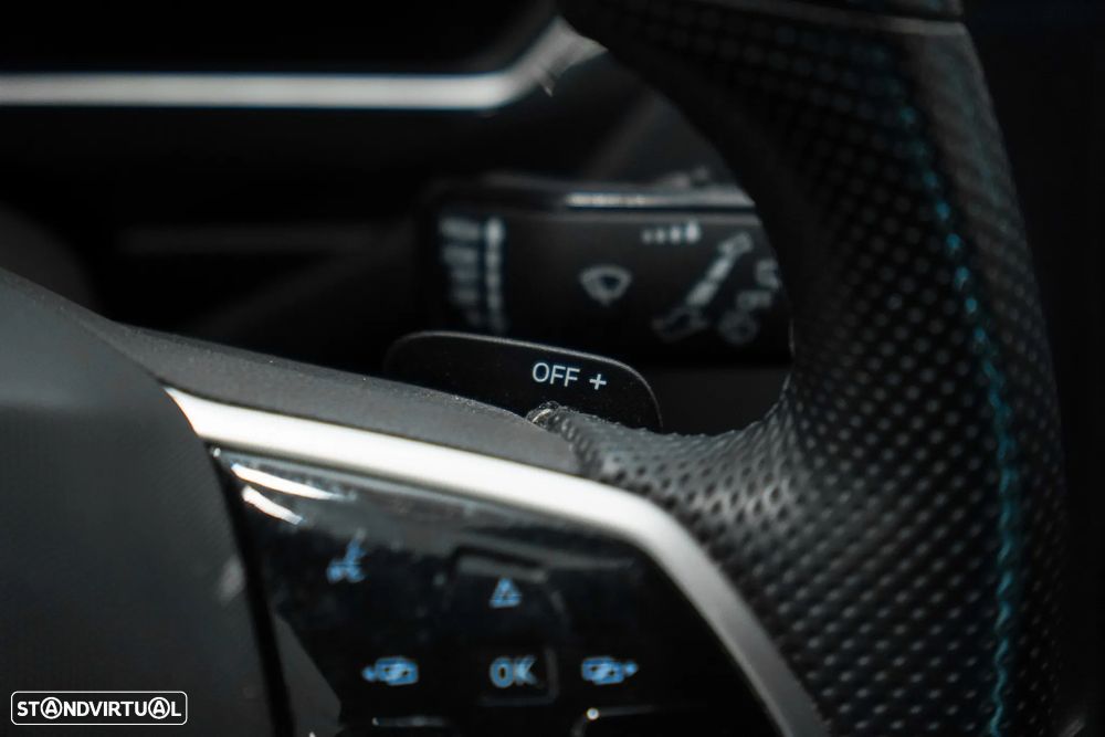 VW Tiguan 2.0 TDI R-Line DSG - 27