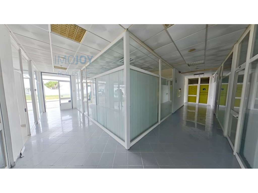 Espaço Comercial / Estúdio para Arrendar no Samouco - Grande imagem: 2/21