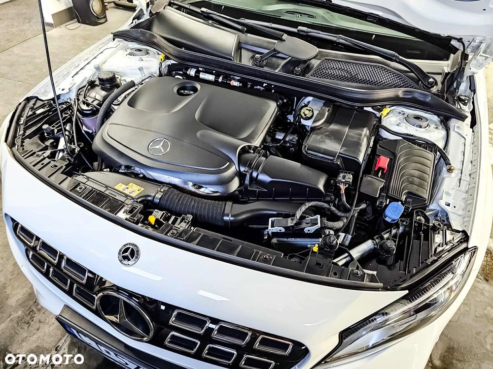 Mercedes-Benz GLA 200 7G-DCT AMG Line - 3