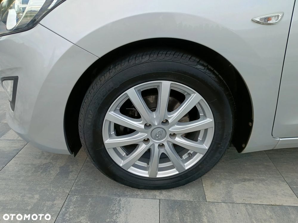 Hyundai i30 blue 1.6 CRDi YES Silver - 19