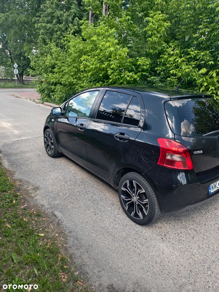 Toyota Yaris 1.3 Sol - 3
