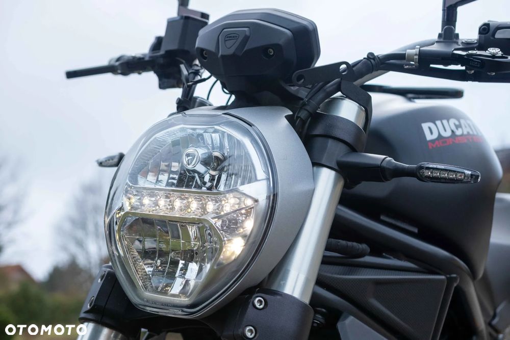 Ducati Monster - 10