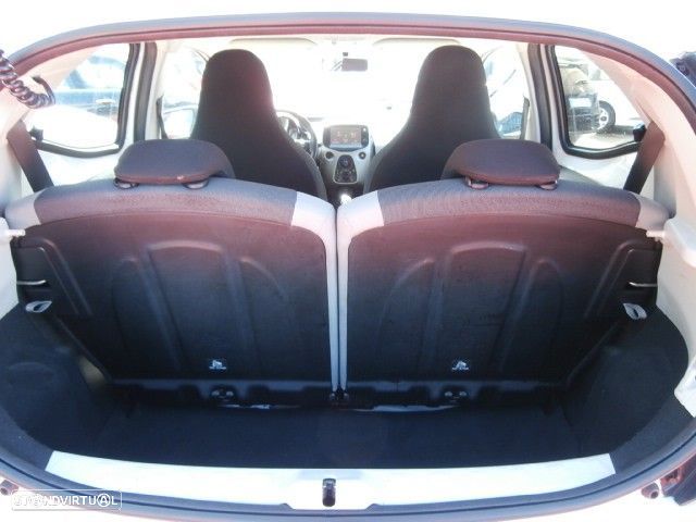 Toyota Aygo 1.0 X-Play+X-Touch - 24