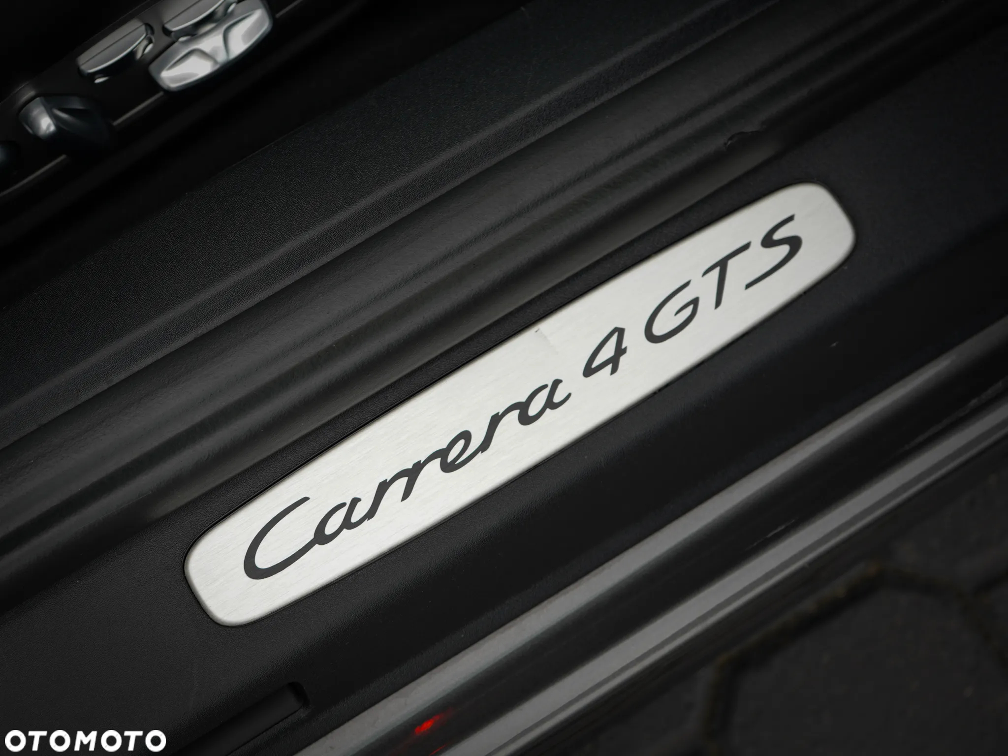 Porsche 911 Carrera 4 GTS PDK - 18