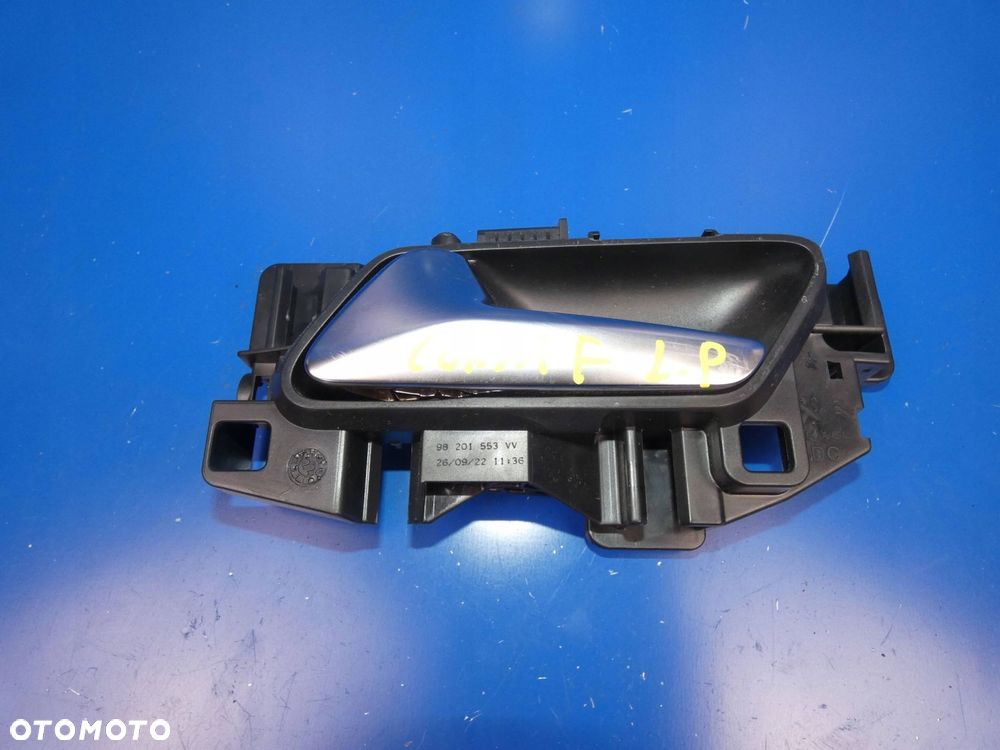 OPEL CORSA F KLAMKA WEWNĘTRZNA DRZWI LEWY PRZÓD - 1