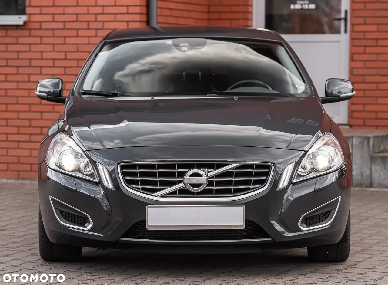 Volvo V60 T6 AWD Geartronic Edition - 4