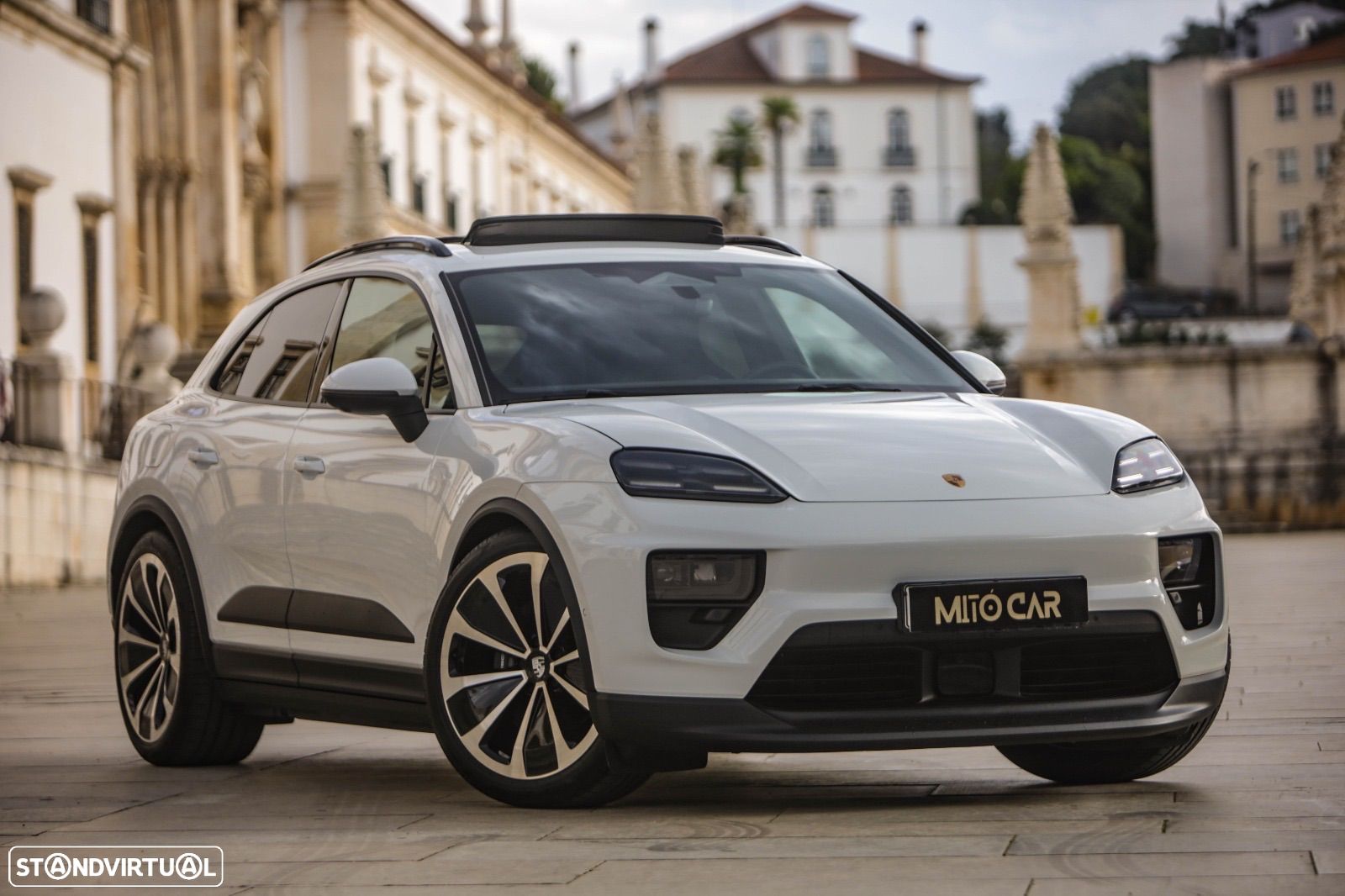 Porsche Macan Electric 4 - 1