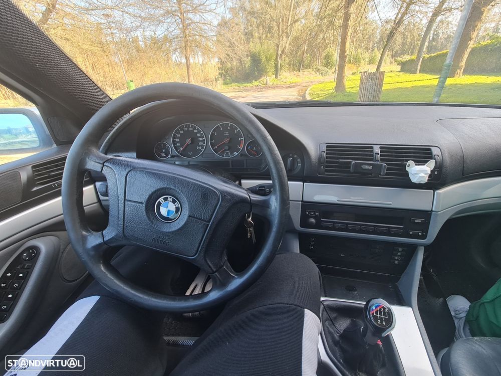 BMW 520 i Touring - 3