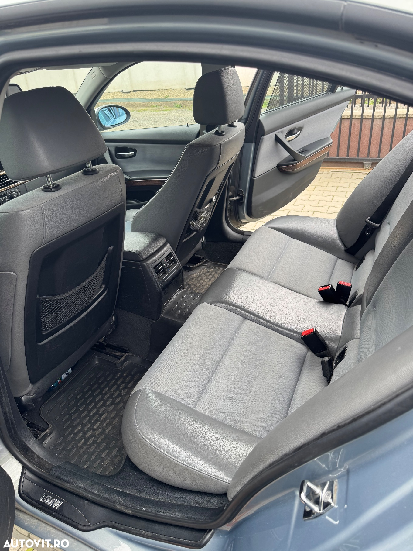 BMW Seria 3 320d Touring - 13