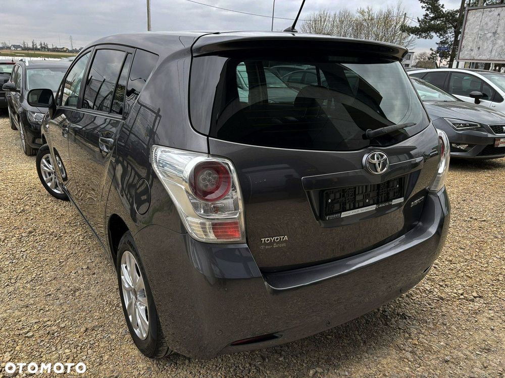 Toyota Verso 1.8 Premium 7os - 4