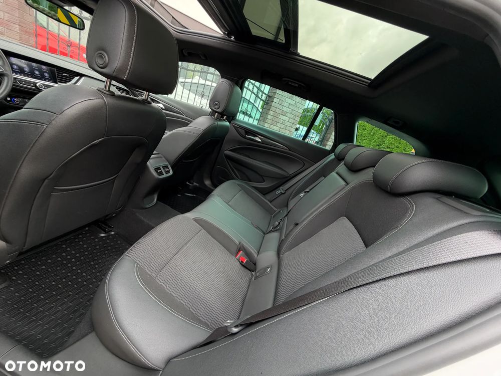 Opel Insignia 2.0 CDTI 4x4 GSi S&S - 32