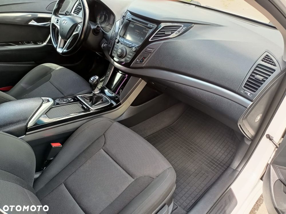 Hyundai i40 1.7 CRDi Comfort + - 25