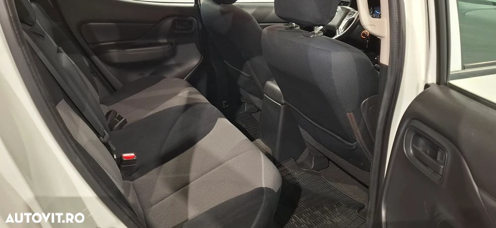 Mitsubishi L200 Double Cab 2.2 DI-D M/T Instyle - 12
