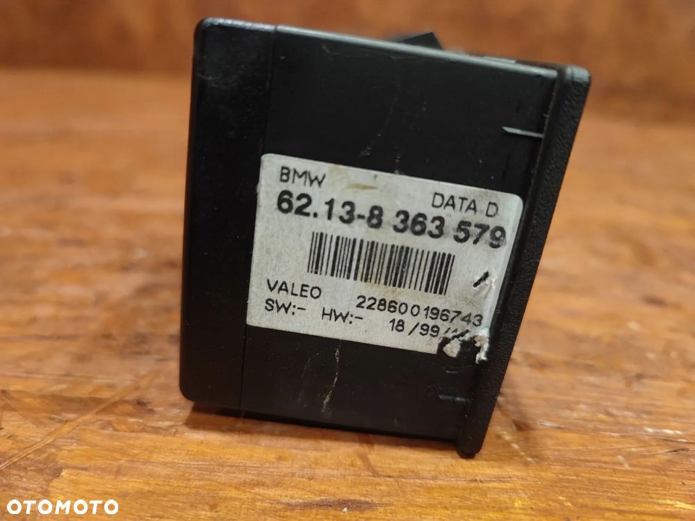 BMW E36 ORYGINALNY WYŚWIETLACZ OBC / KOMPUTER POKŁADOWY 7 GUZIKÓW SPRAWNY W 100% O NR.  62 13 8 363 579 / 62 13 8 353 530 / 62 13 8 357 653 OEM - 9