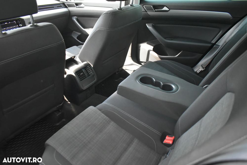 Volkswagen Passat 2.0 TDI DSG Comfortline - 21