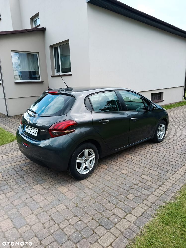 Peugeot 208 - 4