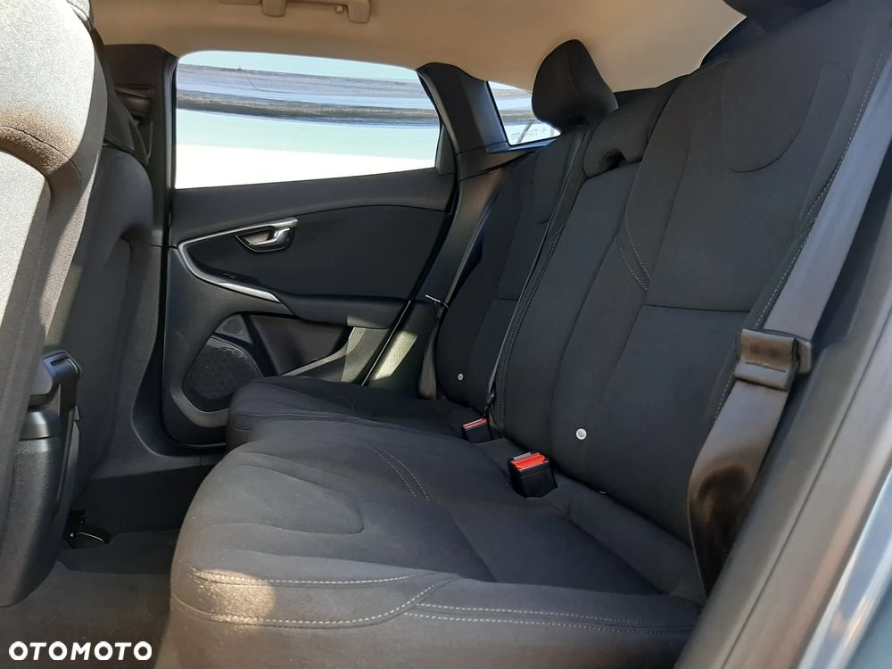 Volvo V40 - 22
