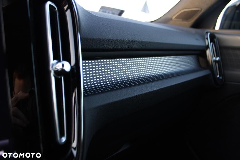 Volvo XC 40 - 35