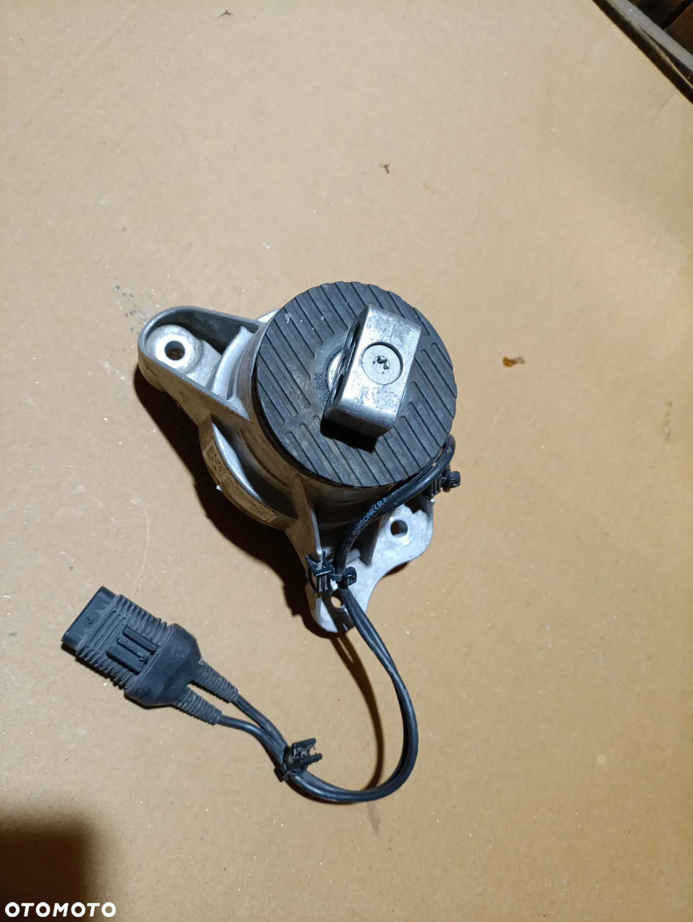 Poduszka Łożyskowanie Silnika prawa Mercedes Benz W213 E63 AMG A2132404400 - 2
