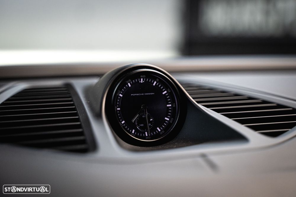 Porsche Macan Electric - 13