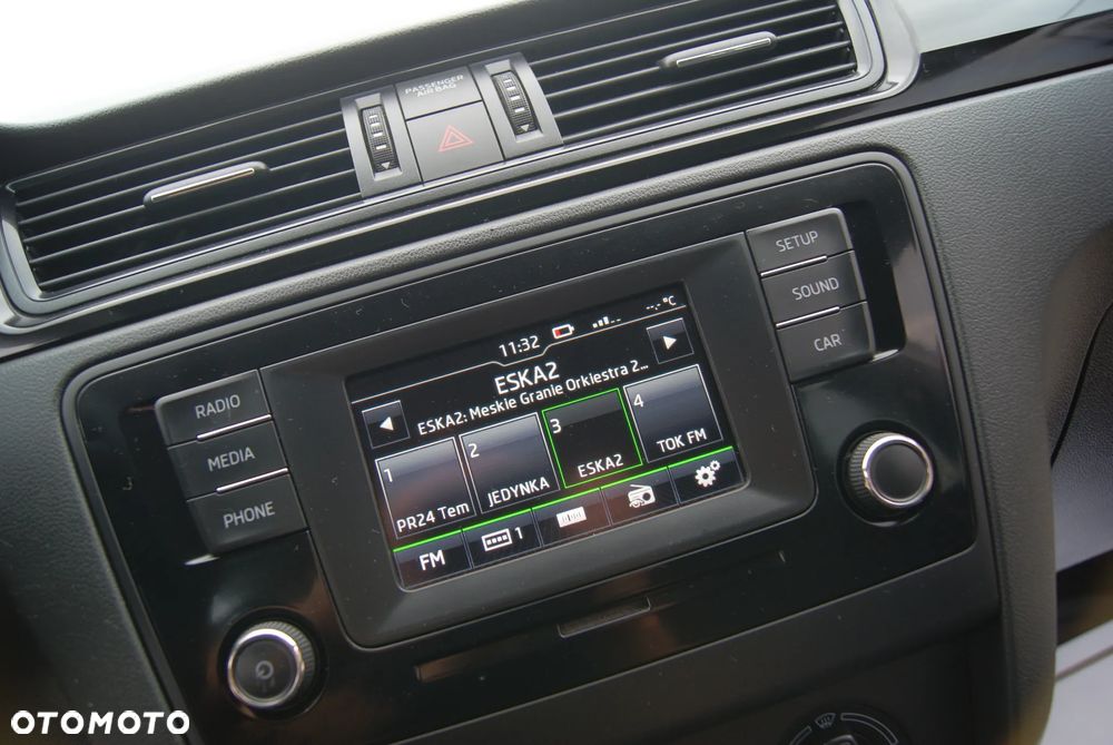 Skoda RAPID 1.2 TSI Style - 26