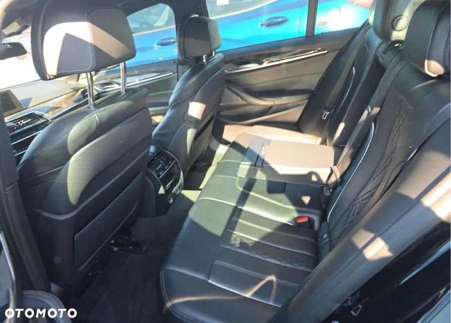 BMW Seria 5 530i xDrive M Sport Edition - 11