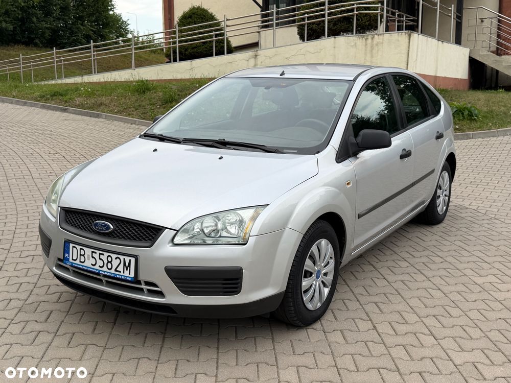 Ford Focus 1.6 16V Ambiente - 1