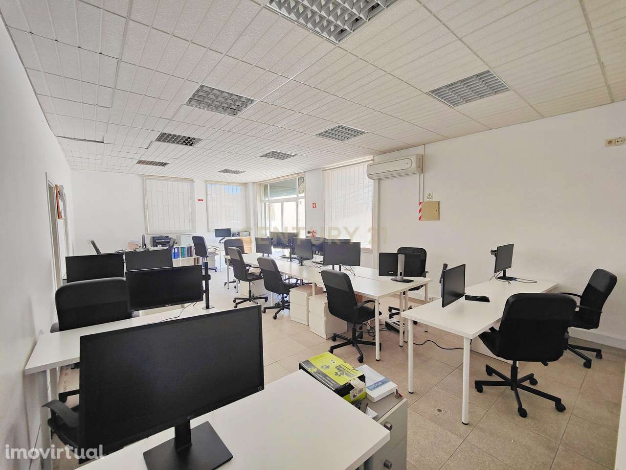 Loja em Alverca, arrendada por 700,00€ mês, com parqueamento e arrecad - Grande imagem: 5/25