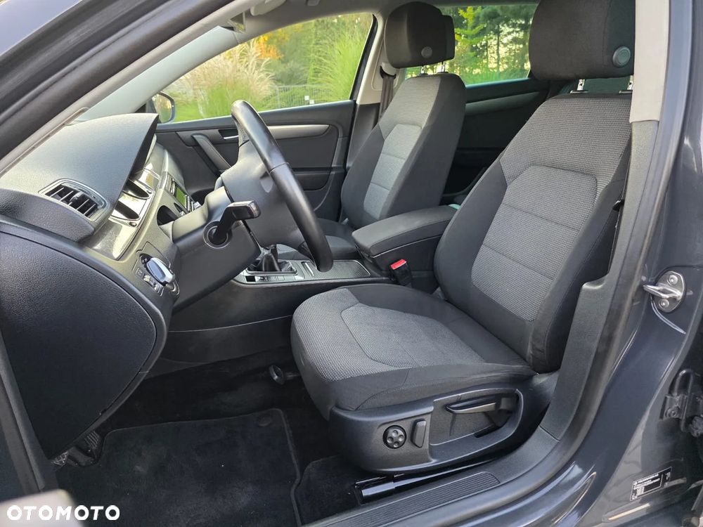 Volkswagen Passat 1.6 TDI Comfortline - 16