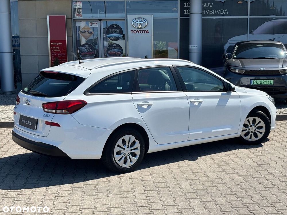 Hyundai i30 1.6 D Classic + - 6