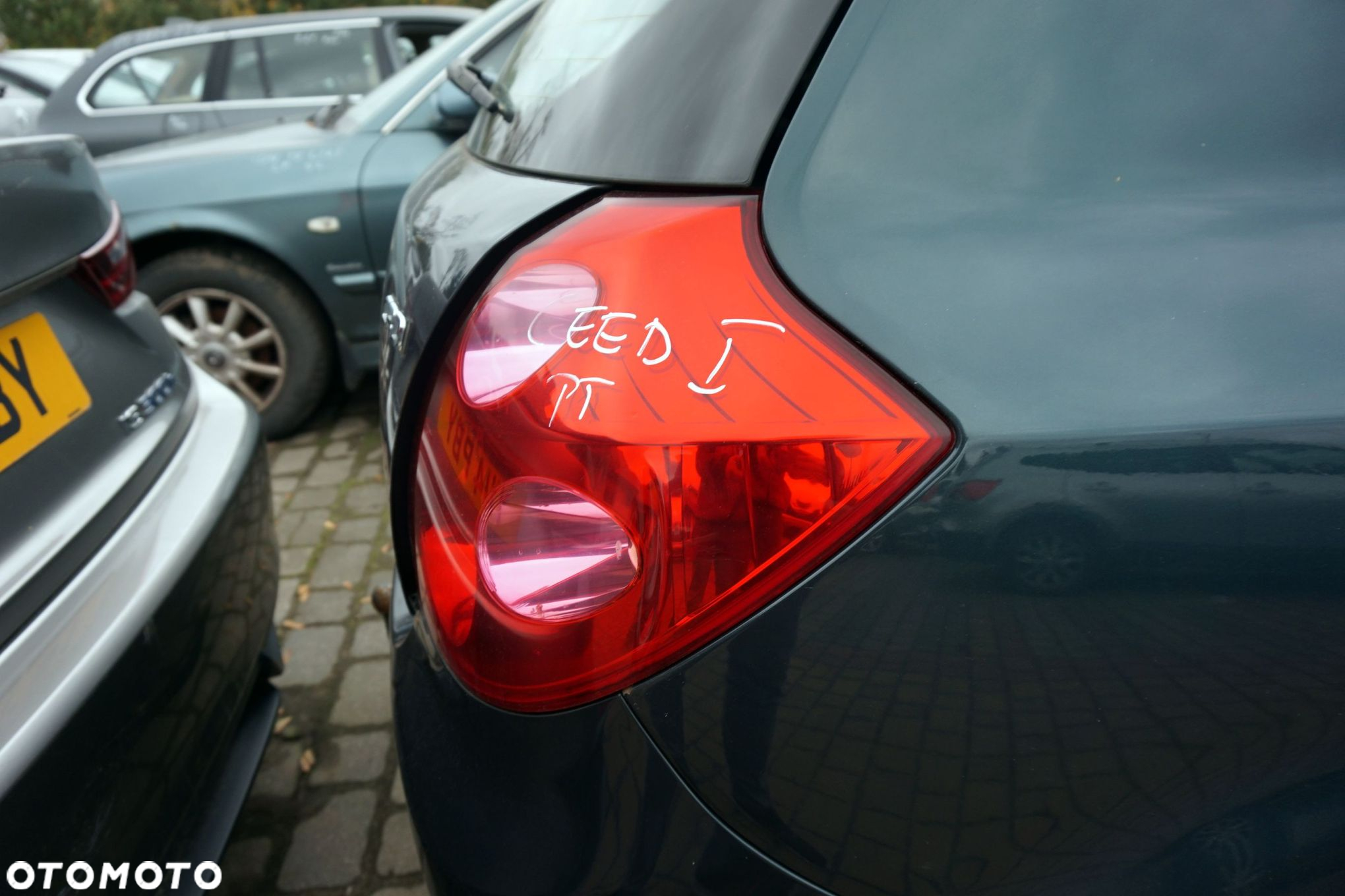 LAMPA TYLNA PRAWA CEED I 5D HB 92402-1H000 KIA 2006-2009 - 3