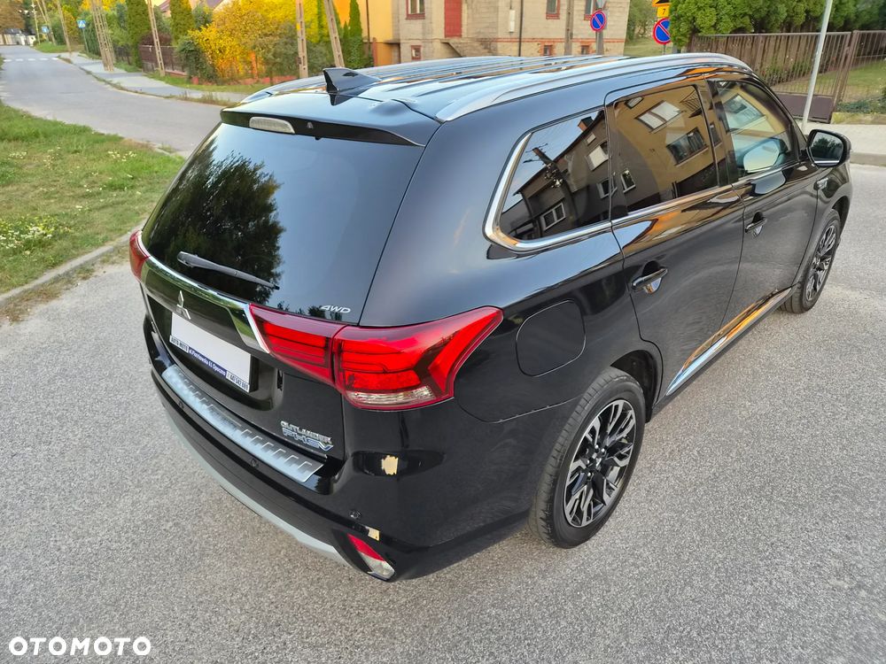 Mitsubishi Outlander - 16