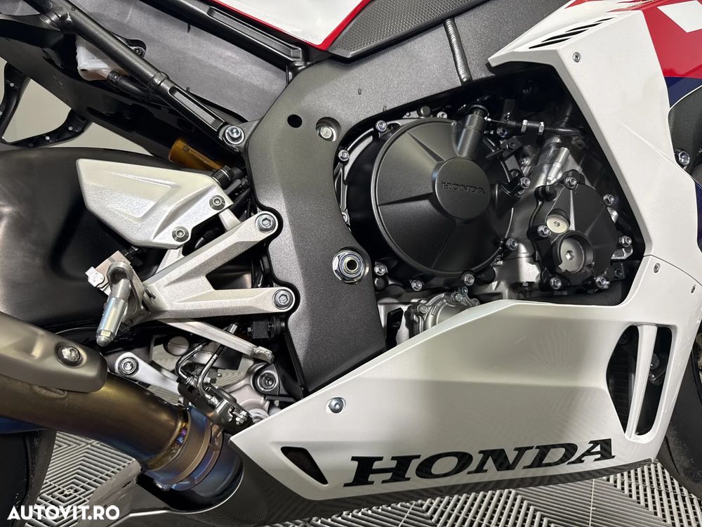 Honda CBR1000RR-R Fireblade SP 30th Anniversary - 13